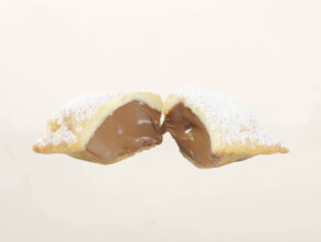 bugie dolci ripiene alla crema di nocciola